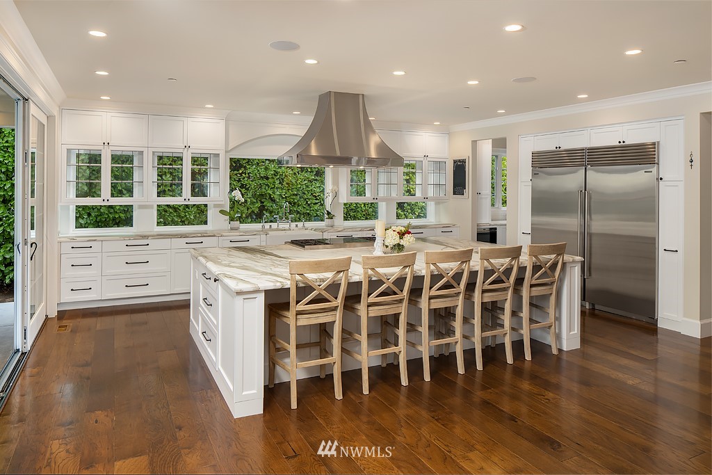 9262 Points Drive Northeast Yarrow Point, WA 98004 - Photo 8 of 40