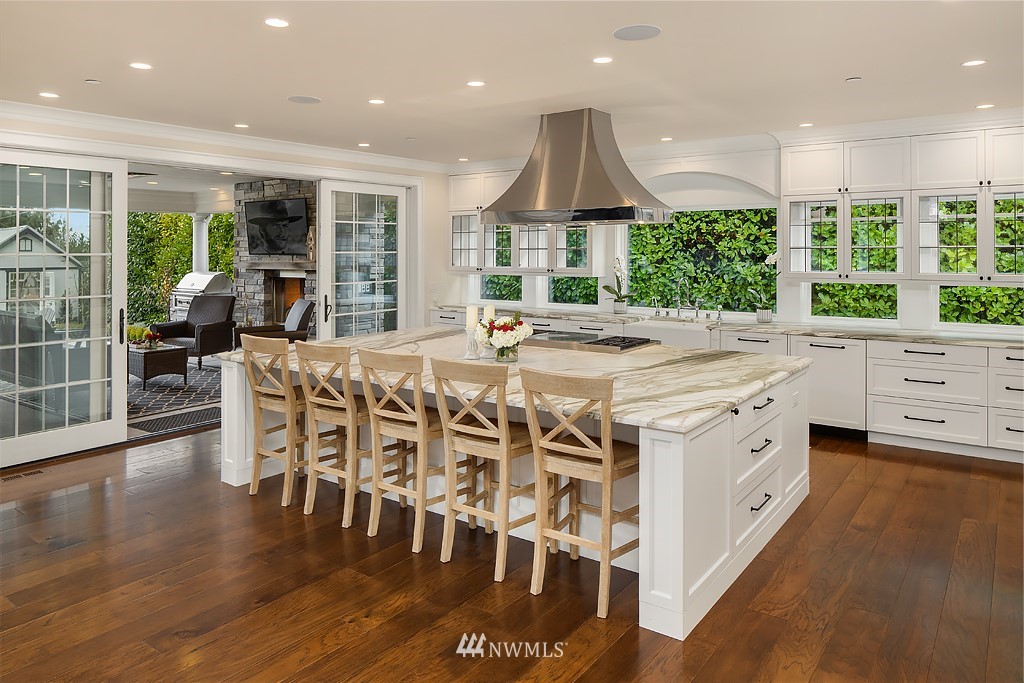 9262 Points Drive Northeast Yarrow Point, WA 98004 - Photo 9 of 40