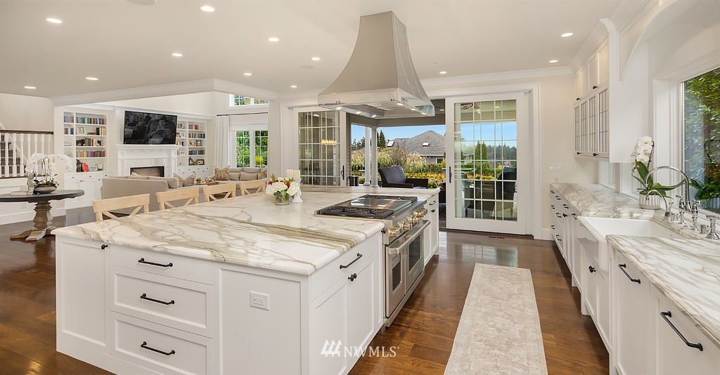 9262 Points Drive Northeast Yarrow Point, WA 98004 - Photo 10 of 40