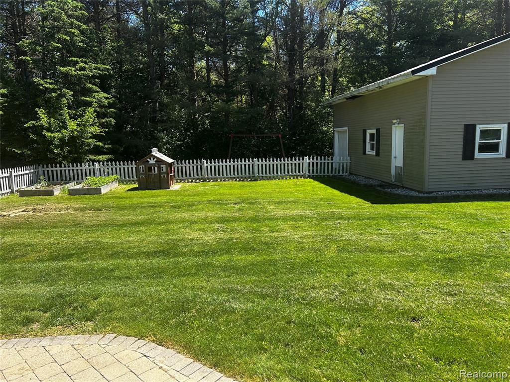 5440 Deland Road Flushing, MI 48433 - Photo 23 of 25