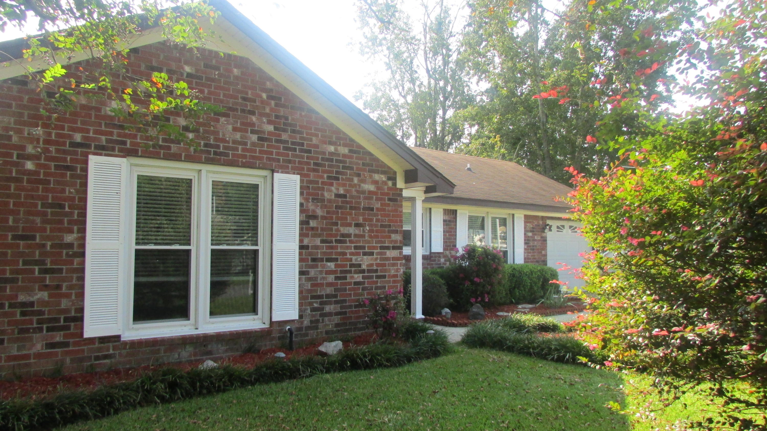 501 Longleaf Road Summerville, SC 29486 - Photo 3 of 25 IMG_4237