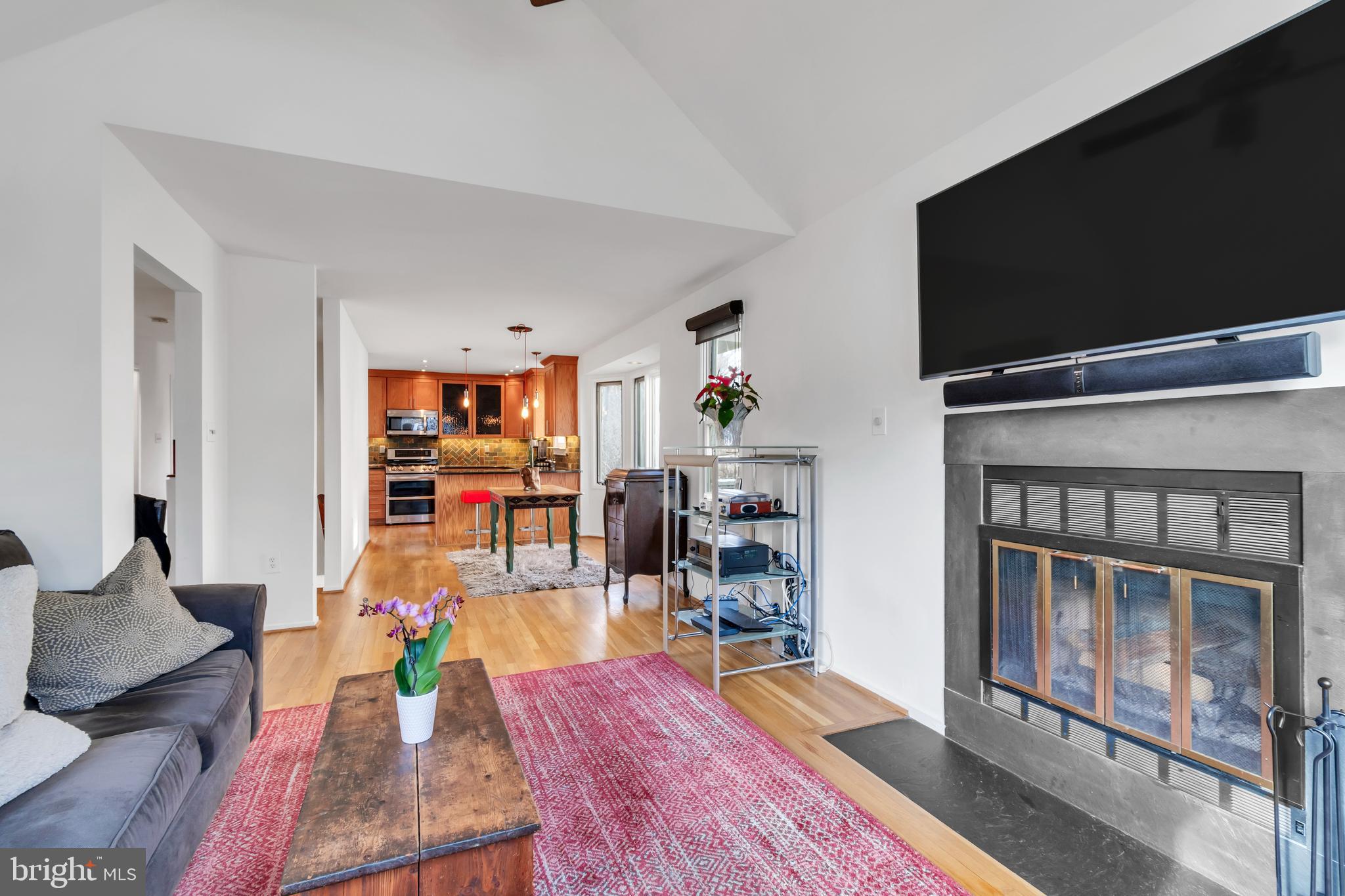 10019 Pratt Place Silver Spring, MD 20910 - Photo 16 of 28 Living Room
(Main level view)