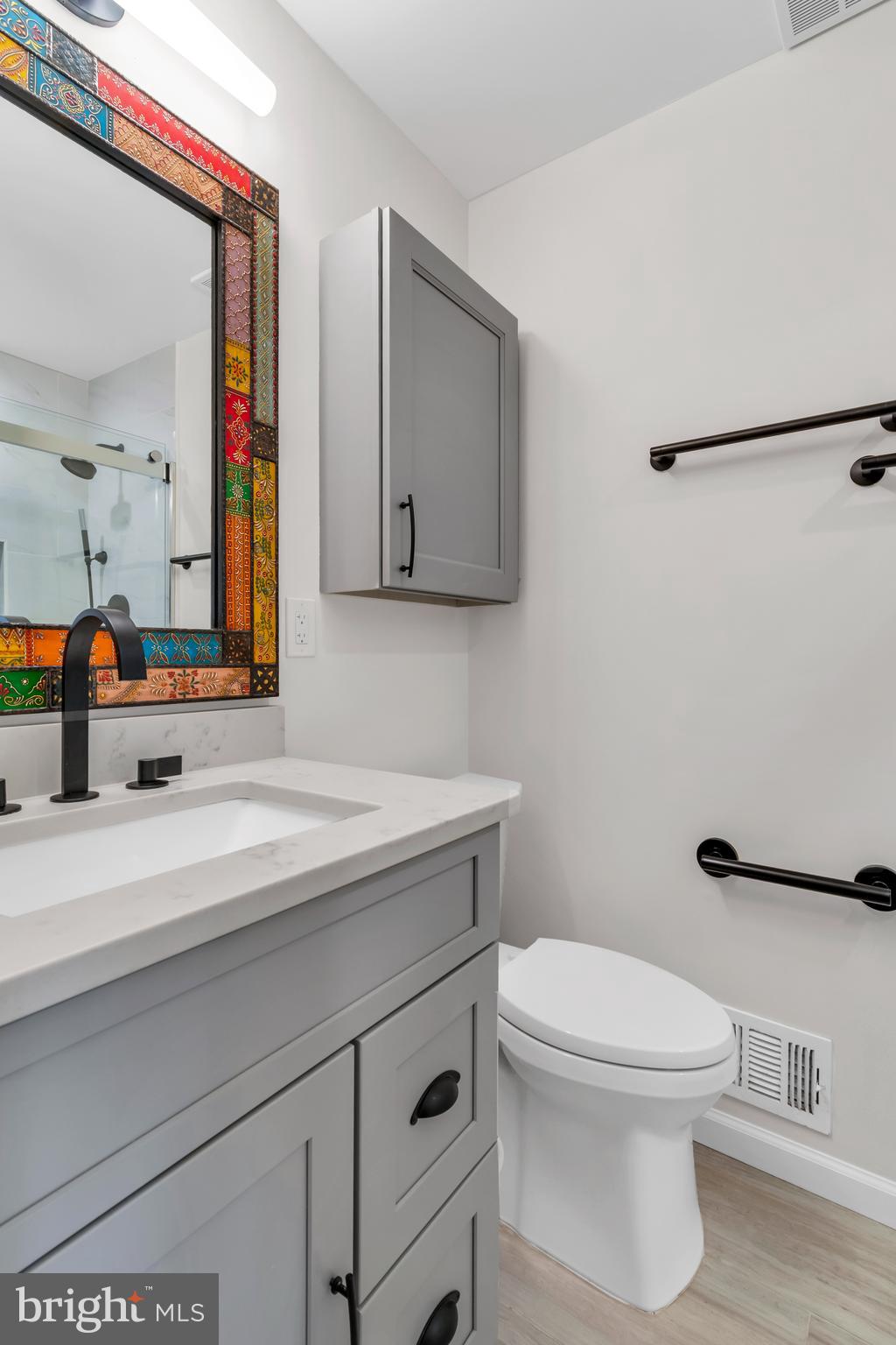 10019 Pratt Place Silver Spring, MD 20910 - Photo 18 of 28 Main Level Bathroom
(Full bathroom)