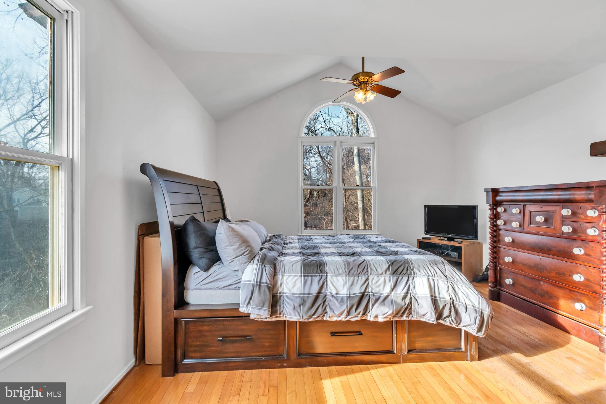 10019 Pratt Place Silver Spring, MD 20910 - Photo 6 of 28 Primary Bedroom