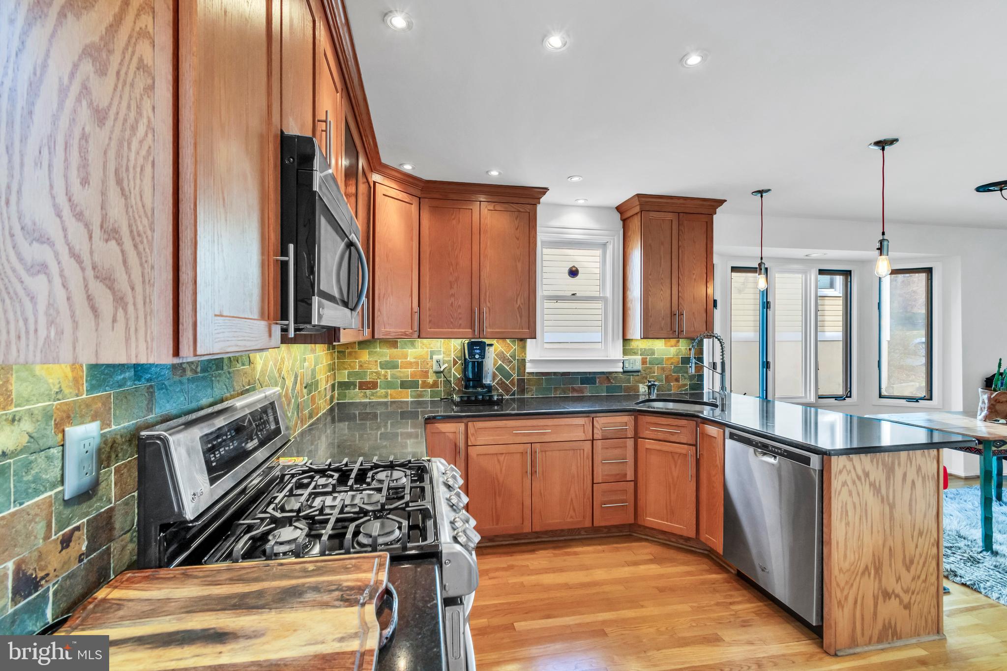 10019 Pratt Place Silver Spring, MD 20910 - Photo 10 of 28 Kitchen