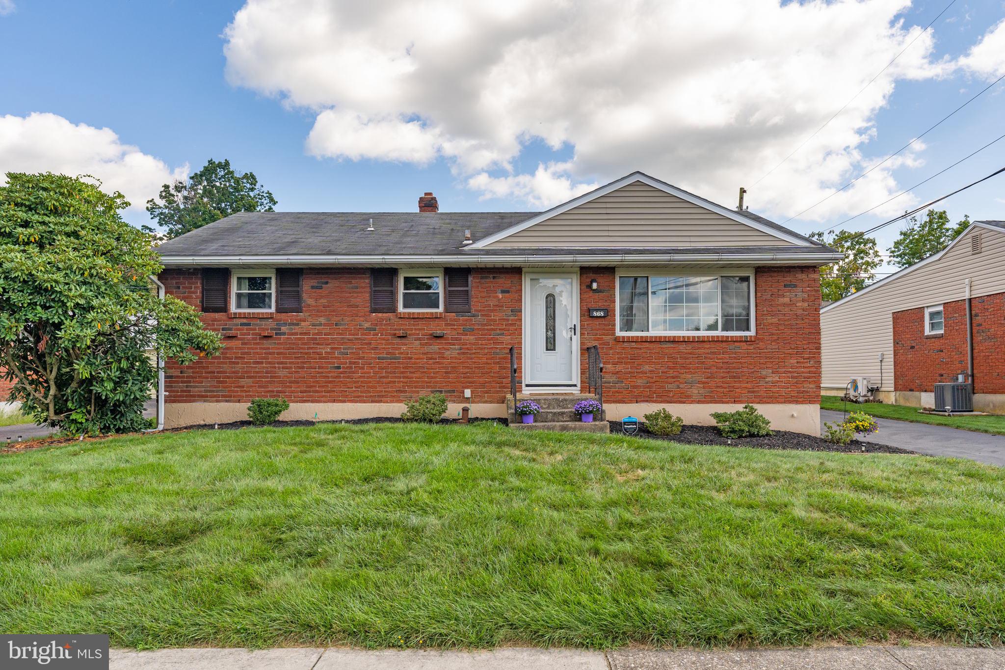 868 Elm Road Hellertown, PA 18055 - Photo 1 of 30 Gallery Image 1