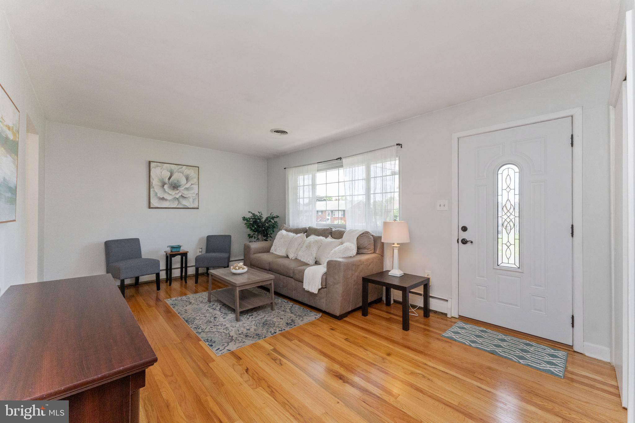 868 Elm Road Hellertown, PA 18055 - Photo 4 of 30 Gallery Image 4
