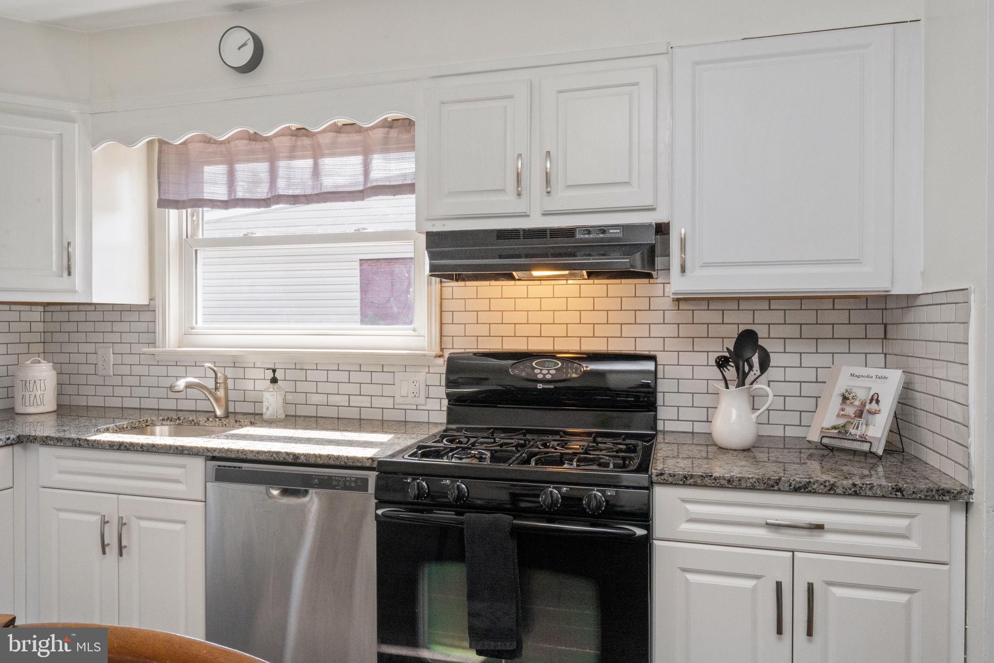 868 Elm Road Hellertown, PA 18055 - Photo 9 of 30 Gallery Image 9
