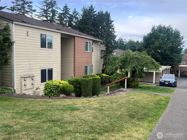 $280,000 | 23629 112th Avenue Southeast, Unit E202, Kent, WA 98031