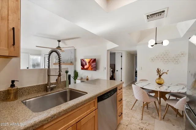 $3,650 | 1820 East Morten Avenue, Unit 117, Phoenix, AZ 85020