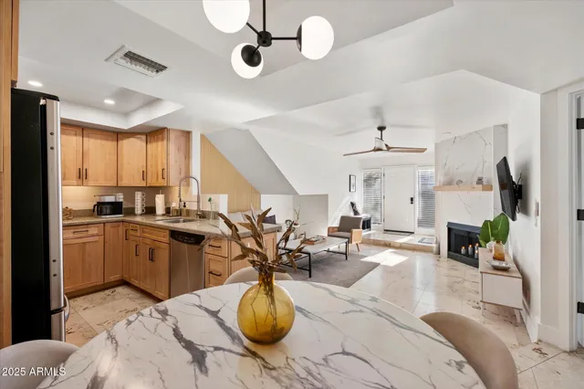 $3,650 | 1820 East Morten Avenue, Unit 117, Phoenix, AZ 85020