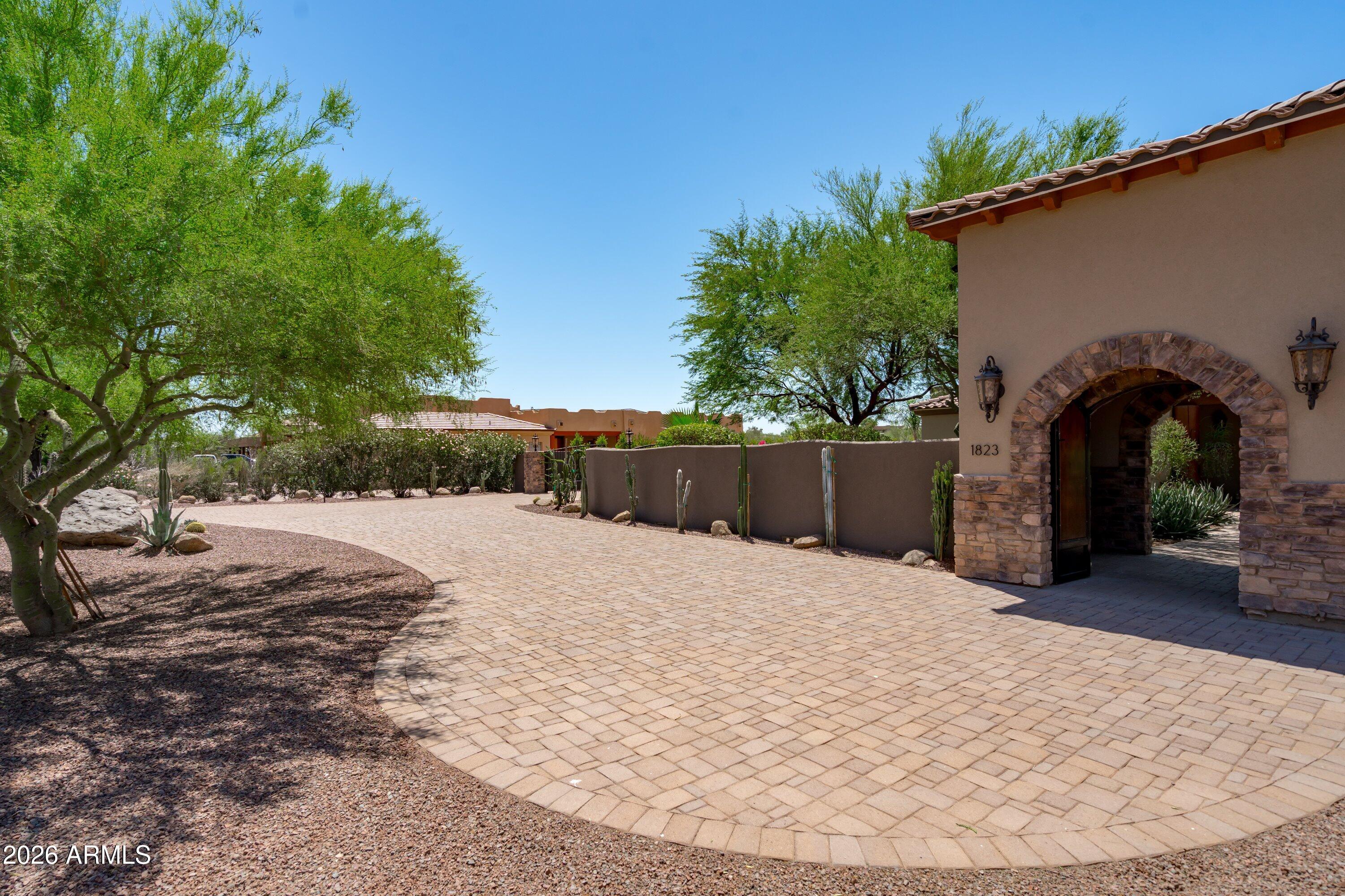 1823 West Maddock Road Phoenix, AZ 85086 - Photo 6 of 121 006-Front View
