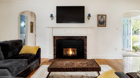 $835,000 | 7 St Marys Road, Milton, MA 02186
