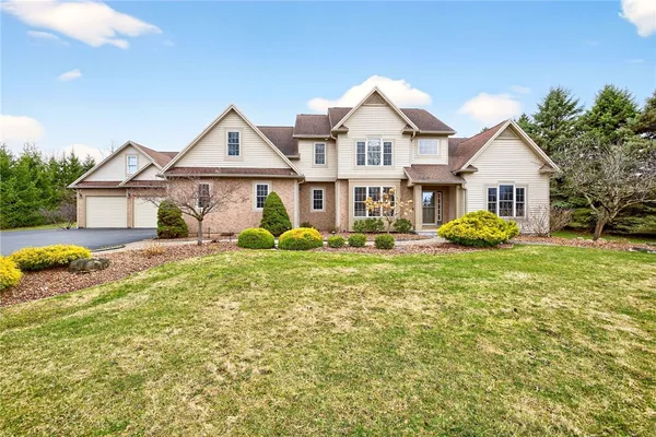 $1,100,000 | 7 Laterra Way, Penfield, NY 14580