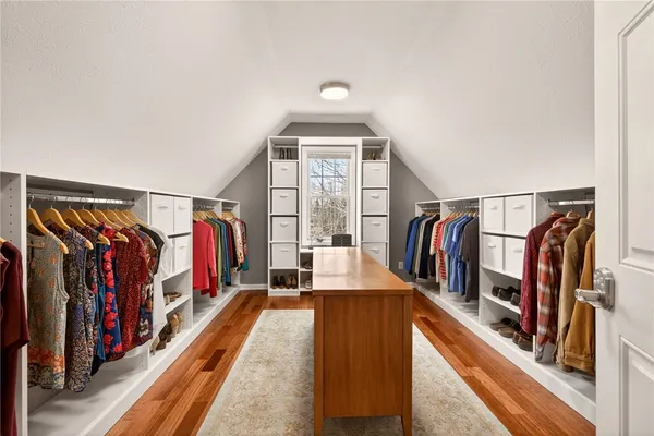 $1,100,000 | 7 Laterra Way, Penfield, NY 14580