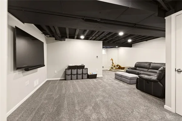 $1,100,000 | 7 Laterra Way, Penfield, NY 14580