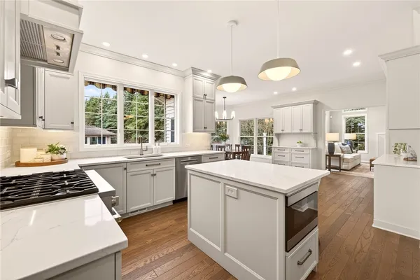 $1,100,000 | 7 Laterra Way, Penfield, NY 14580