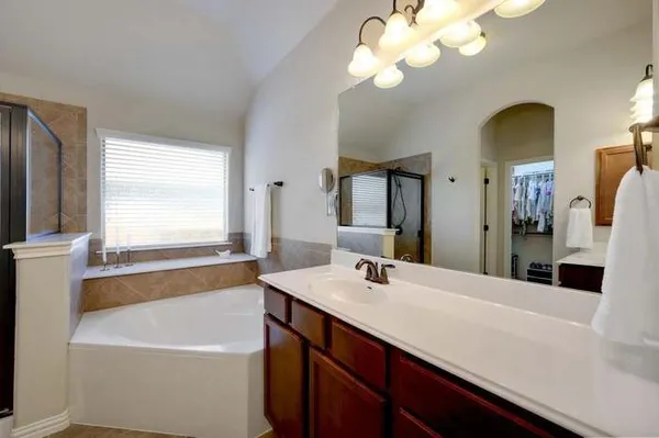 $2,700 | 452 Monahans Drive, Georgetown, TX 78628