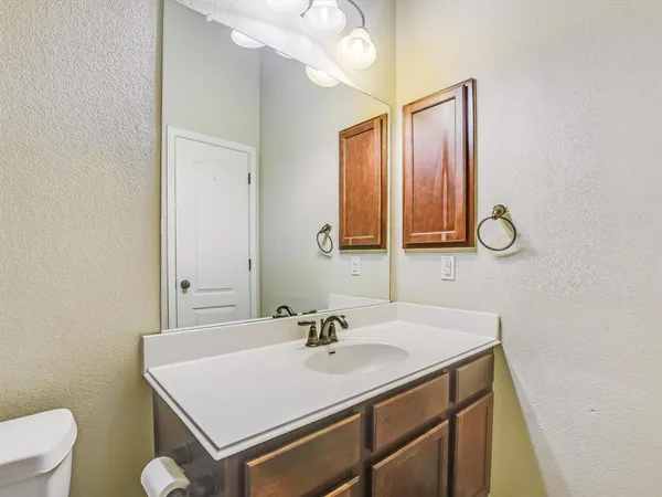 $2,700 | 452 Monahans Drive, Georgetown, TX 78628