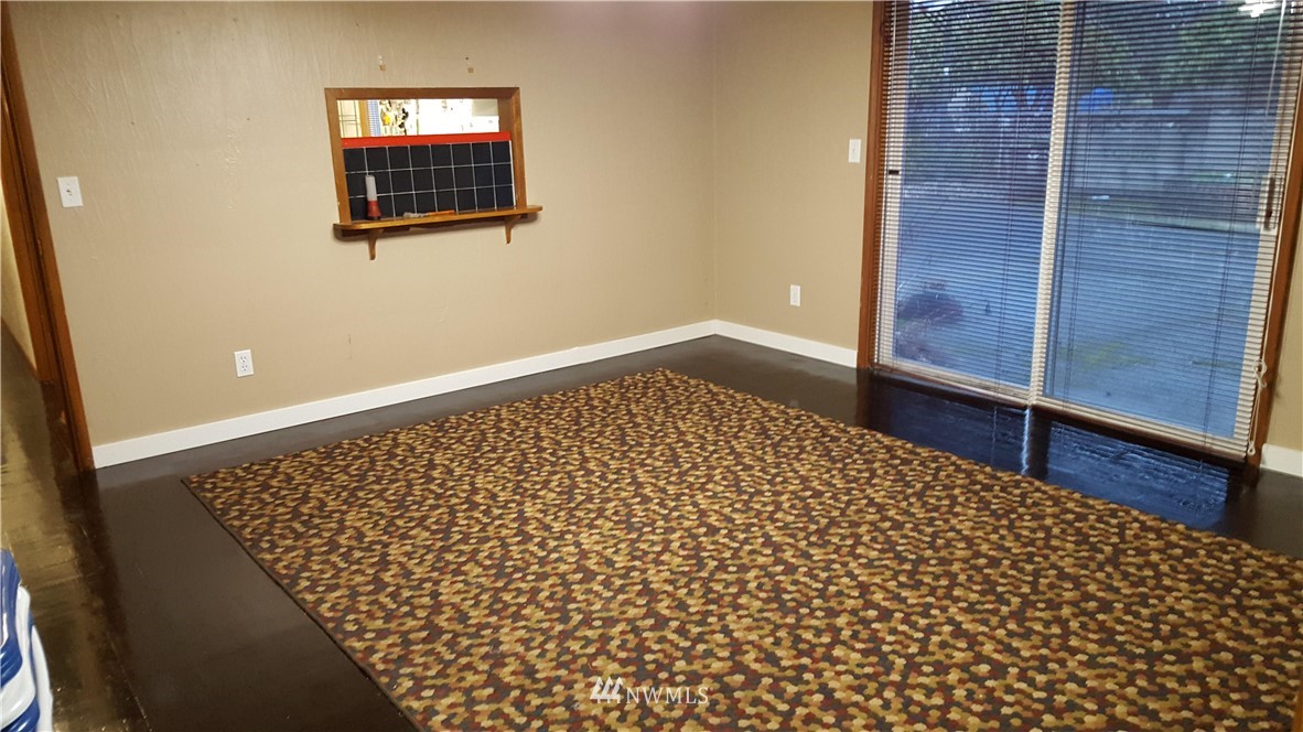 1016 Eshom Road Centralia, WA 98531 - Photo 5 of 14 Gallery Image 5