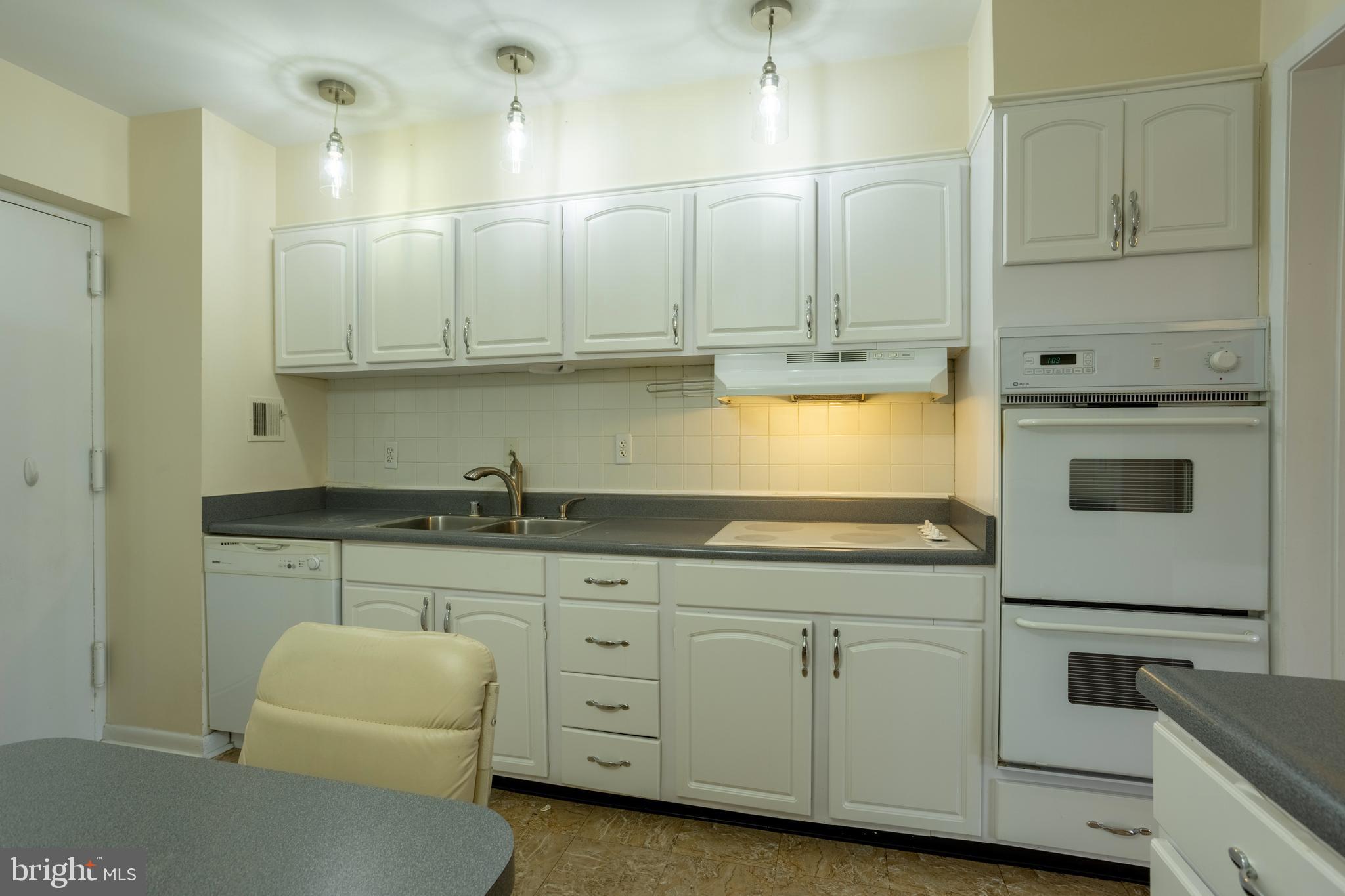 7 Slade Avenue, Unit 511 Baltimore, MD 21208 - Photo 16 of 47