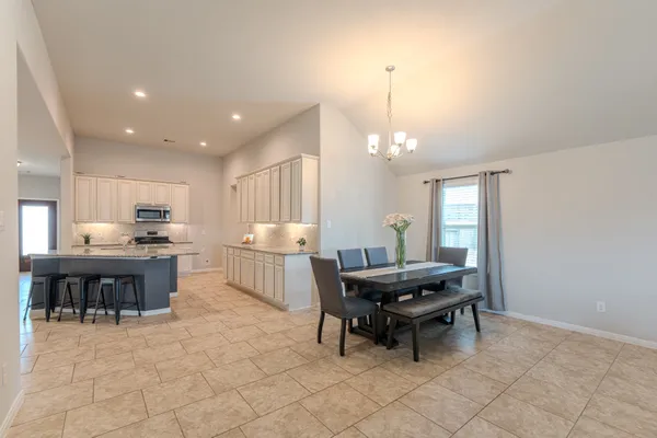 $2,600 | 14207 Irvine Rnch Trail, Conroe, TX 77384