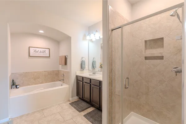 $2,600 | 14207 Irvine Rnch Trail, Conroe, TX 77384