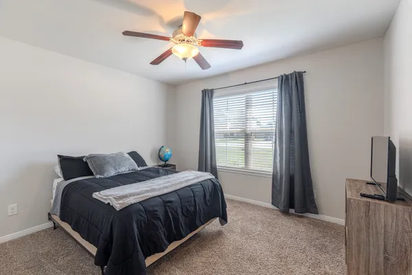 $2,600 | 14207 Irvine Rnch Trail, Conroe, TX 77384