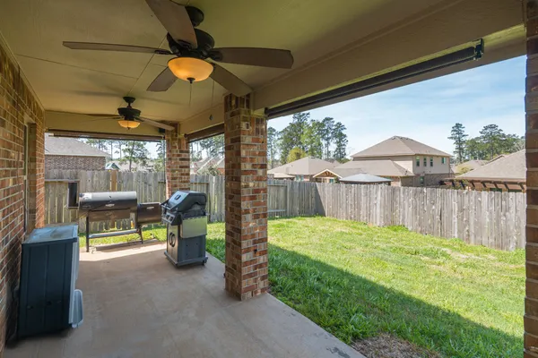 $2,600 | 14207 Irvine Rnch Trail, Conroe, TX 77384