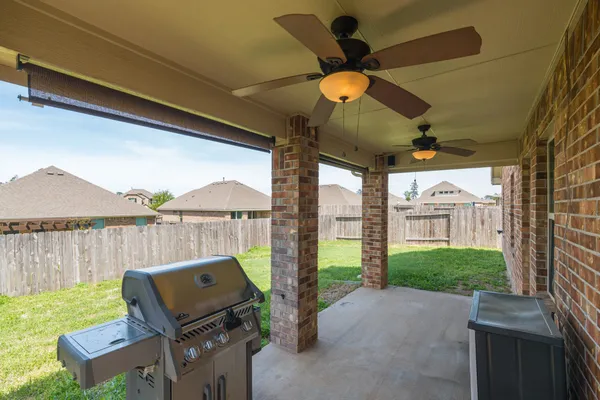 $2,600 | 14207 Irvine Rnch Trail, Conroe, TX 77384