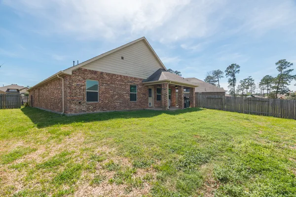$2,600 | 14207 Irvine Rnch Trail, Conroe, TX 77384