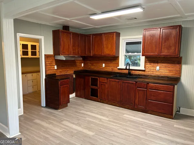 $138,500 | 220 Page Street, Eastman, GA 31023