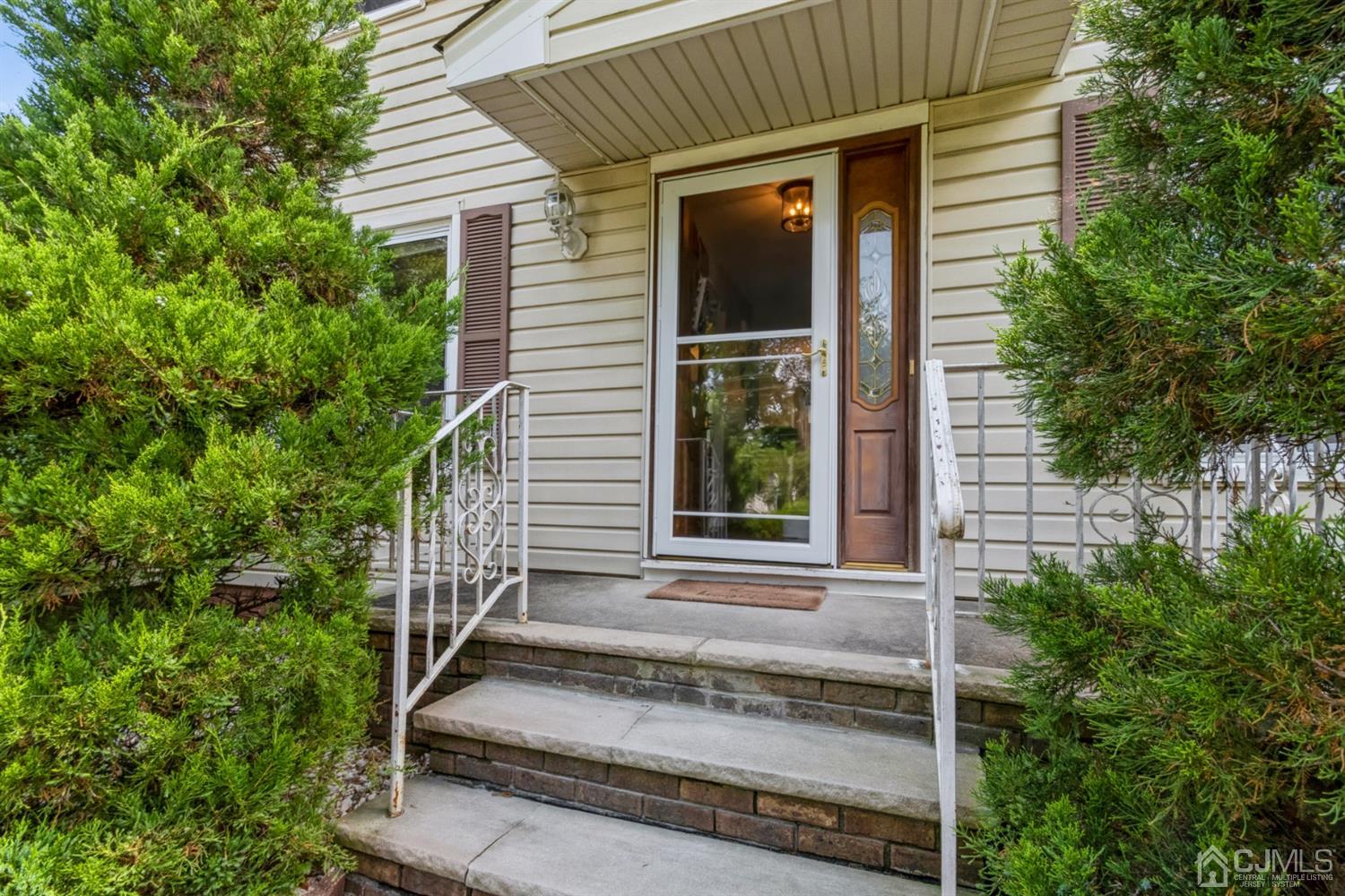 1890 Oak Road North Brunswick, NJ 08902 - Photo 2 of 23 Gallery Image 2