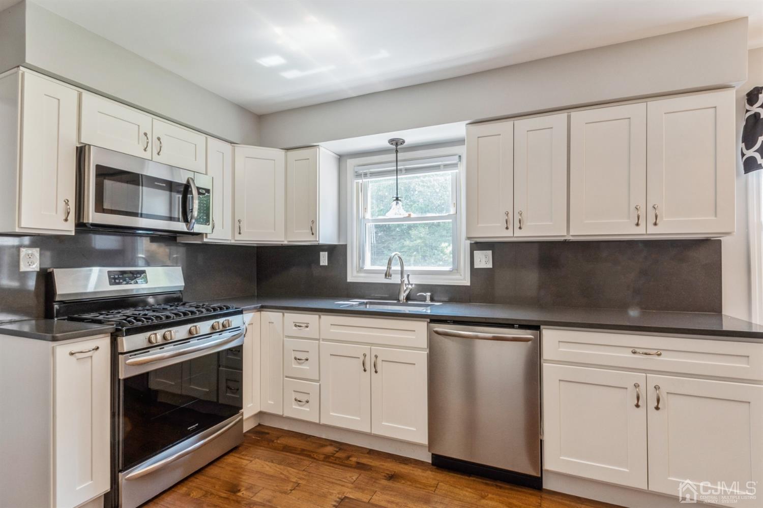 1890 Oak Road North Brunswick, NJ 08902 - Photo 9 of 23 Gallery Image 9