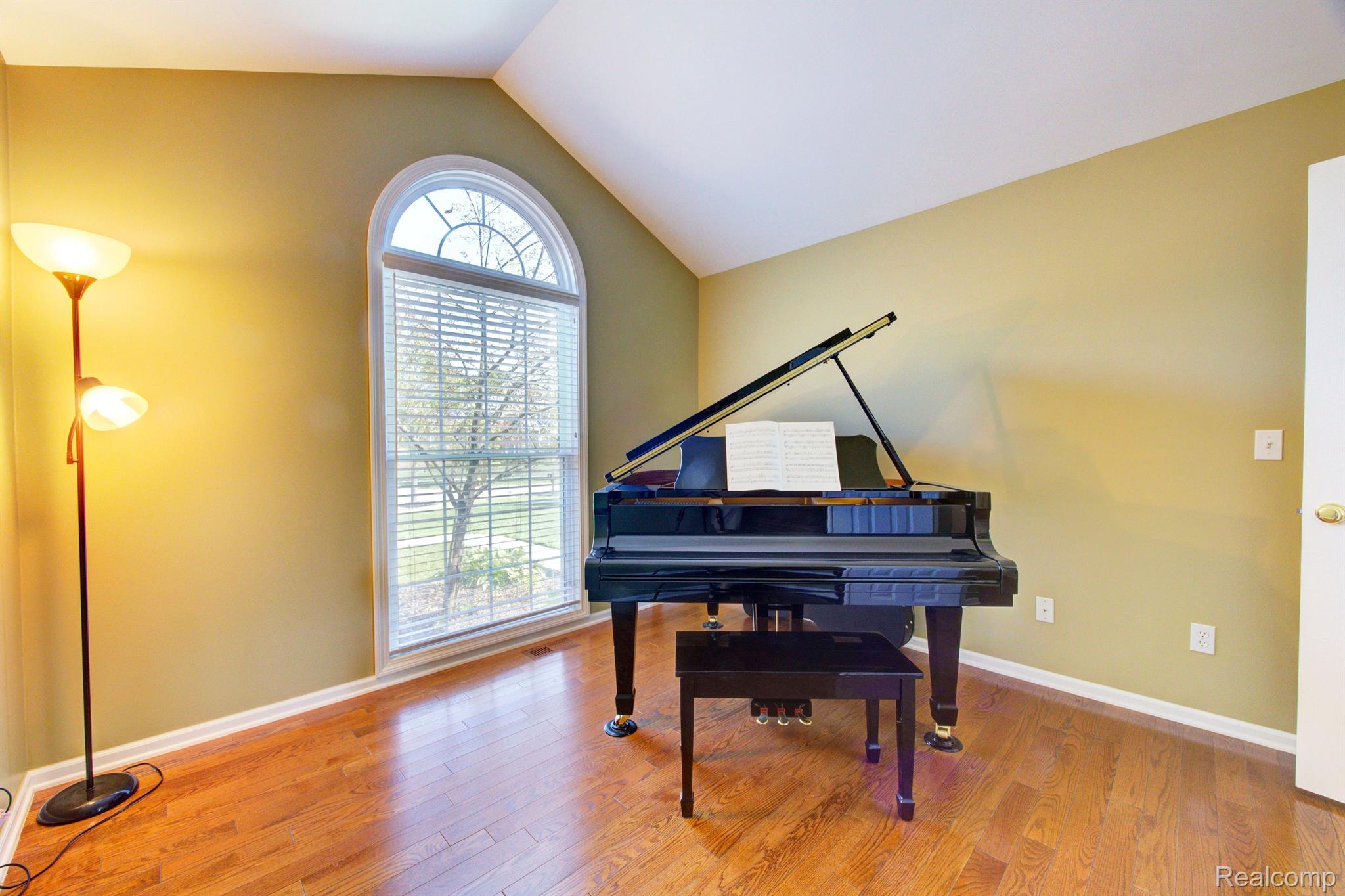 47631 Pavillon Road Canton, MI 48188 - Photo 5 of 60 Gallery Image 5