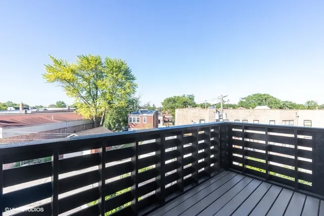 $2,399 | 8917 Grant Avenue, Unit 3B, Brookfield, IL 60513