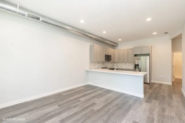 $2,399 | 8917 Grant Avenue, Unit 3B, Brookfield, IL 60513