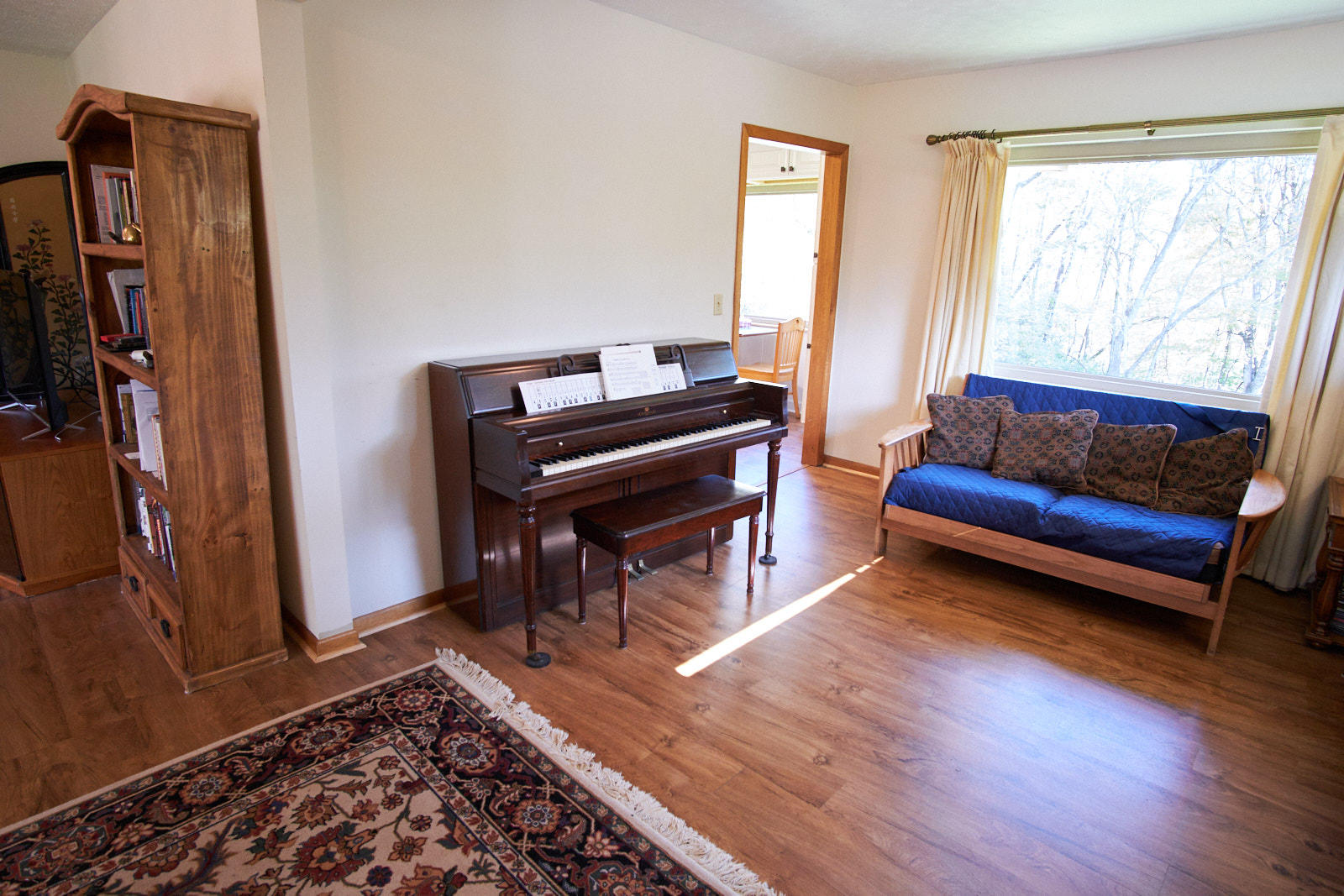 4729 Maplehill Road Knoxville, TN 37914 - Photo 5 of 40 Living room or Music room.