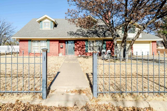 $235,000 | 39 Crockett Drive, Tulia, TX 79088