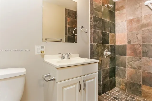 $2,680 | 2411 Northeast 10th Avenue, Pompano Beach, FL 33064