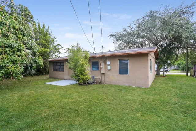 $2,680 | 2411 Northeast 10th Avenue, Pompano Beach, FL 33064