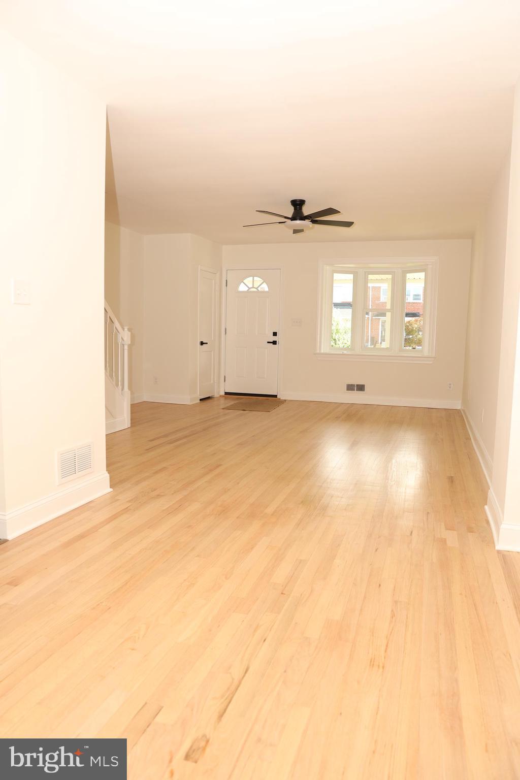 328 Torner Road Essex, MD 21221 - Photo 4 of 29