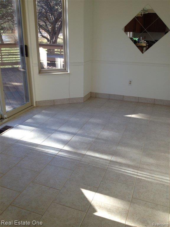 708 Baker Street Rochester, MI 48307 - Photo 14 of 19 dining area.JPG
