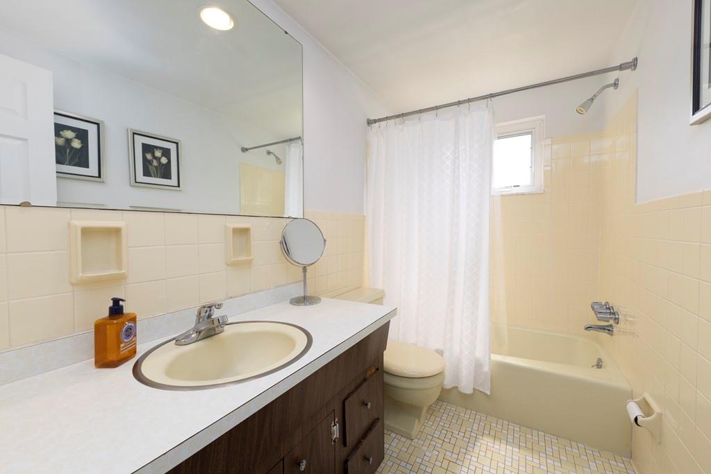 11 Crestwood Drive Cecil, PA 15321 - Photo 18 of 30 a bathroom with a sink a toilet and a bathtub