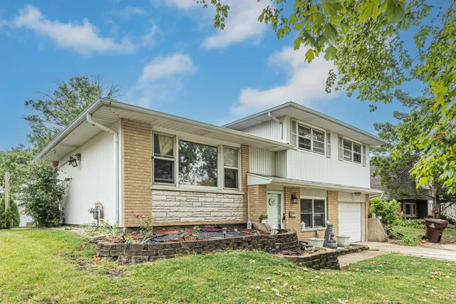 $335,000 | 7503 161st Place, Tinley Park, IL 60477