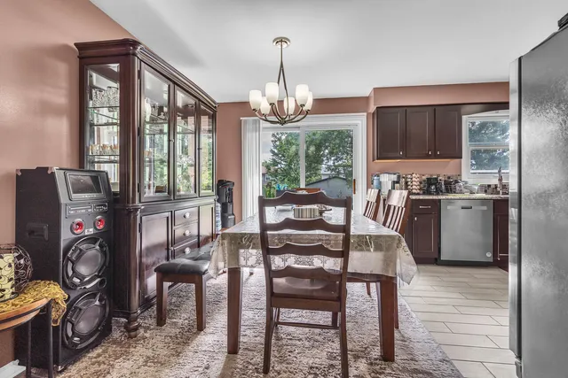 $335,000 | 7503 161st Place, Tinley Park, IL 60477