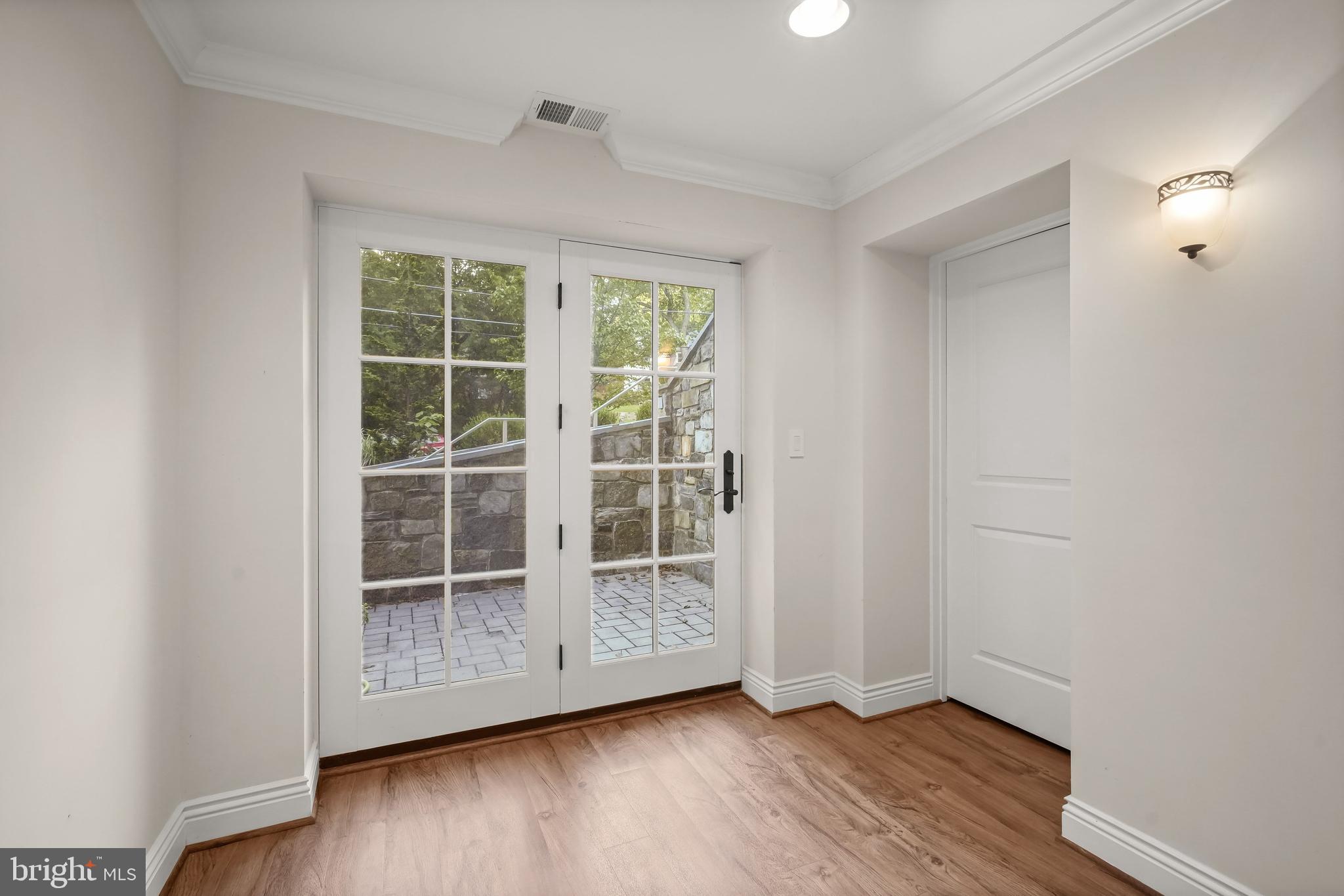 6314 Walhonding Road Bethesda, MD 20816 - Photo 40 of 46 Lower Level - Private Entrance