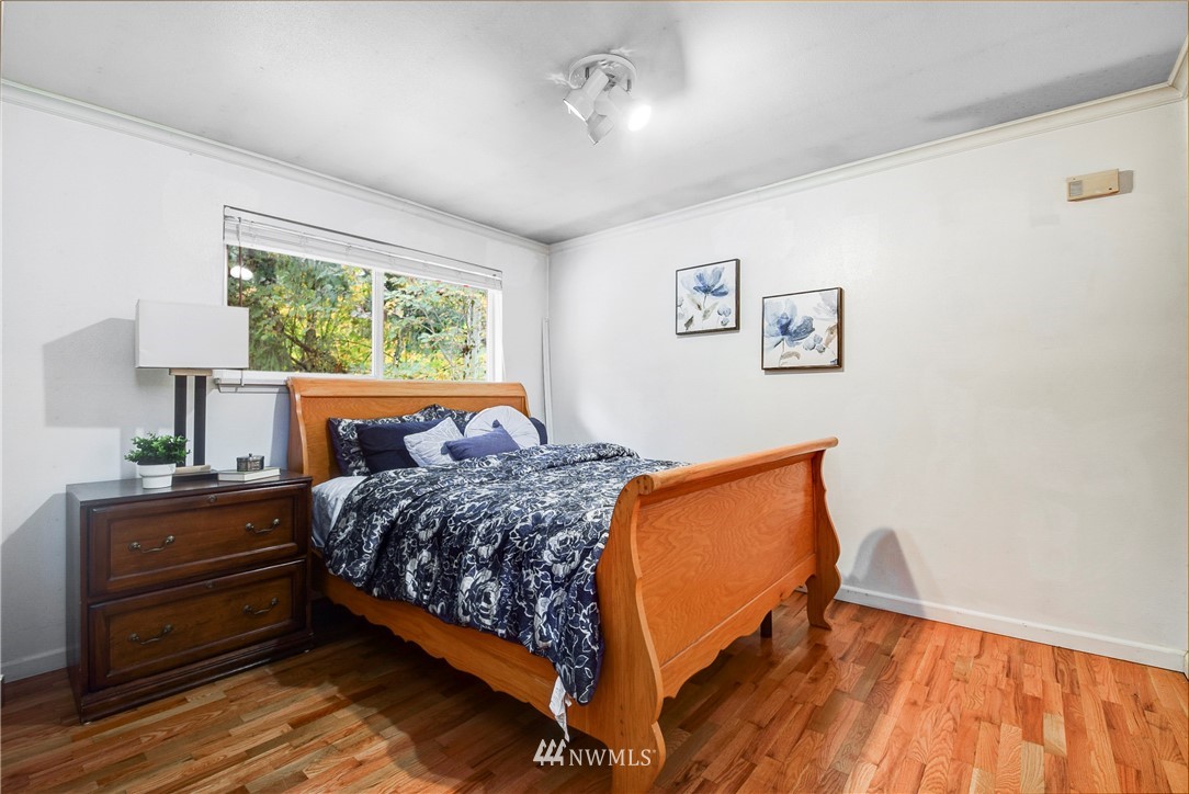 5004 Northeast 13th Place Renton, WA 98059 - Photo 14 of 29 Gallery Image 14