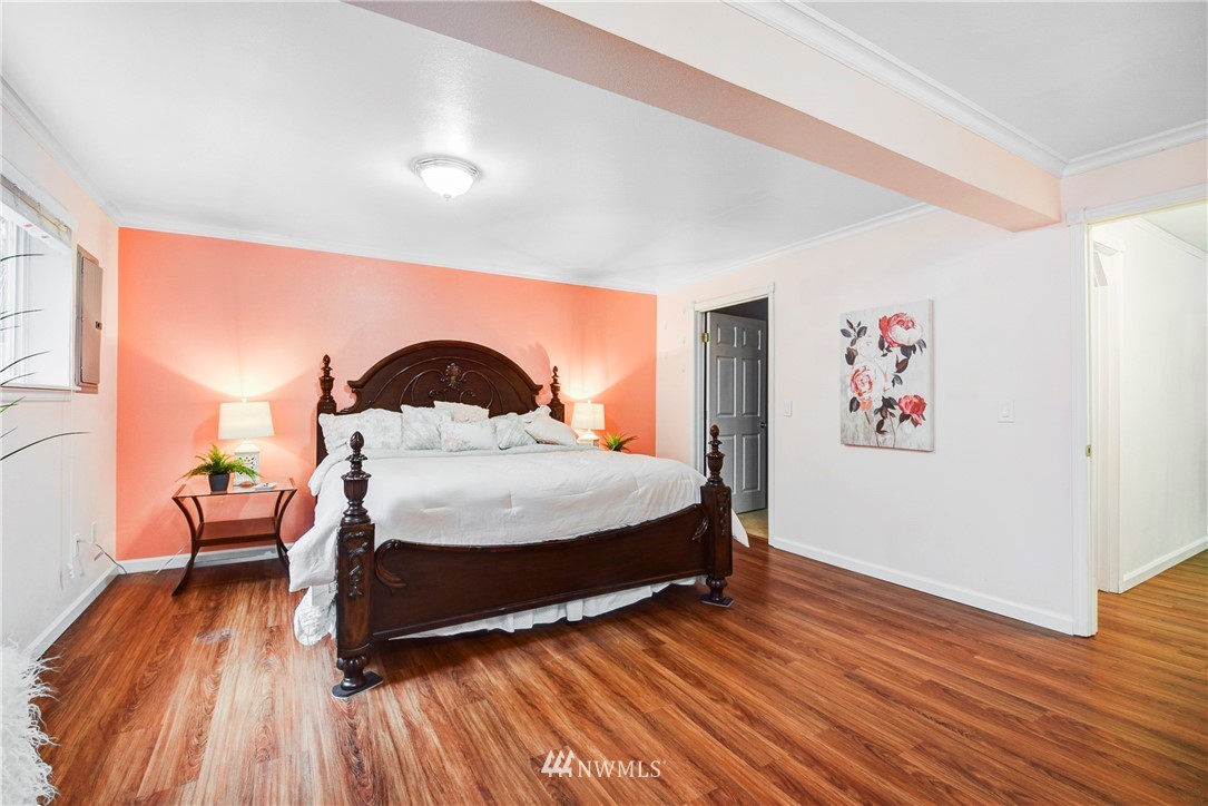 5004 Northeast 13th Place Renton, WA 98059 - Photo 22 of 29 Gallery Image 22