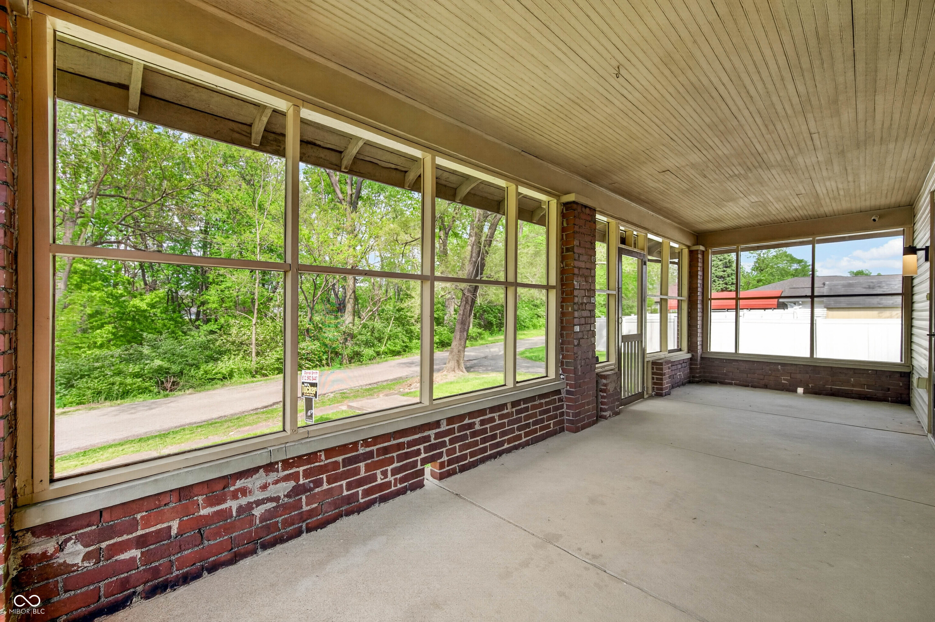 2115 Irwin Drive Columbus, IN 47201 - Photo 12 of 75